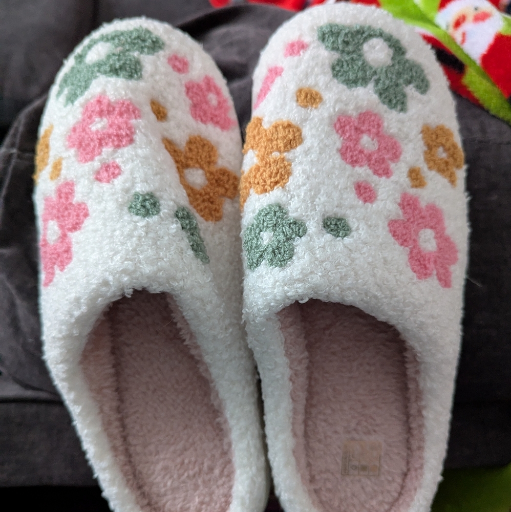Women's slippers